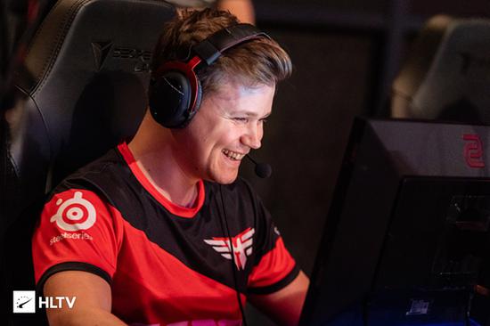 探索LOL海克斯大乱斗中的疯狂科学家符文效果